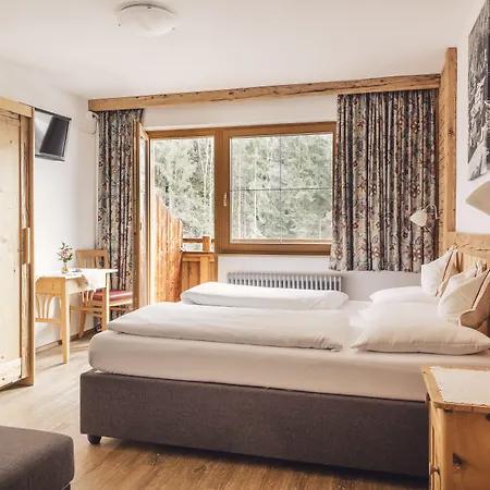 ホテル Maerzenklamm Im Zillertal 4*